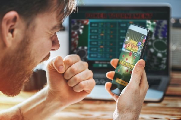 Notifikasi konfirmasi deposit di aplikasi mobile wayang79 setelah transaksi berhasil